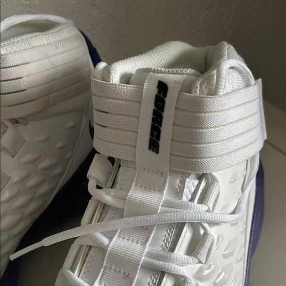 Nike White and Purple Men's Cleats - Picture 5 of 8